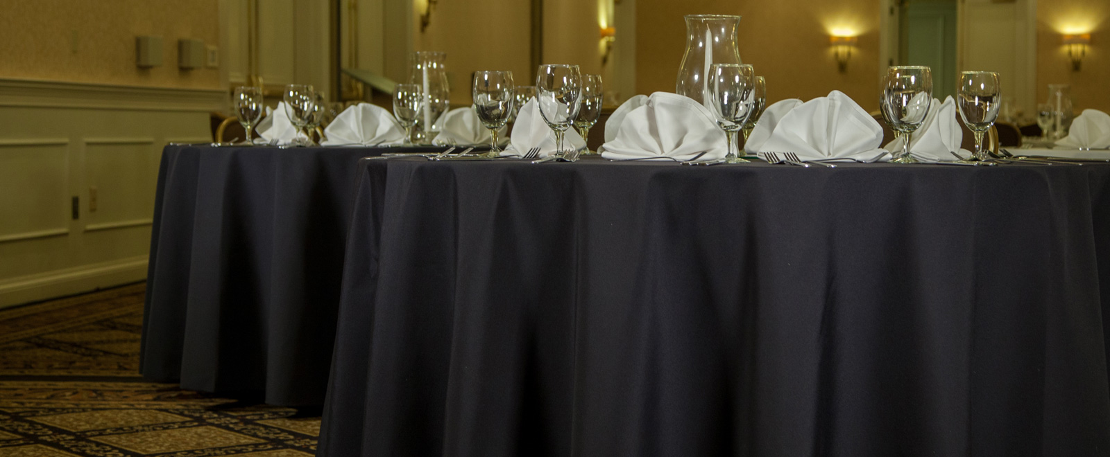 horizon table linens